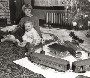 bw_flyer_standard_gauge_rr_tree_kids